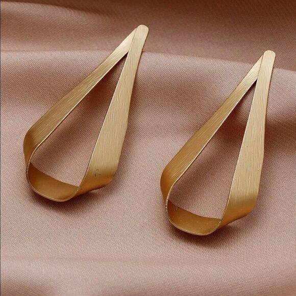 Tear Drop Statement Earrings - Picture 1 of 4